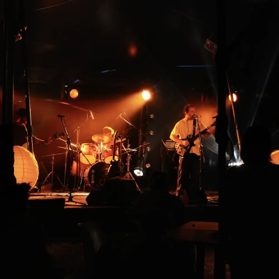 Sous les projecteurs 3