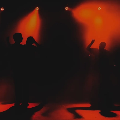 Sous les projecteurs 4