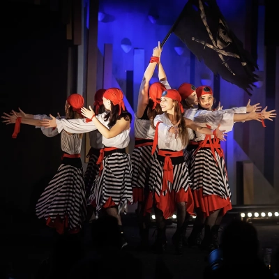 Sous les projecteurs 8